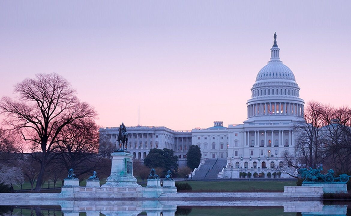 Senado de Estados Unidos aprueba subir techo de deuda