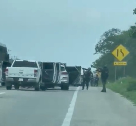 Comando armado «levantó» a 14 policías en Chiapas