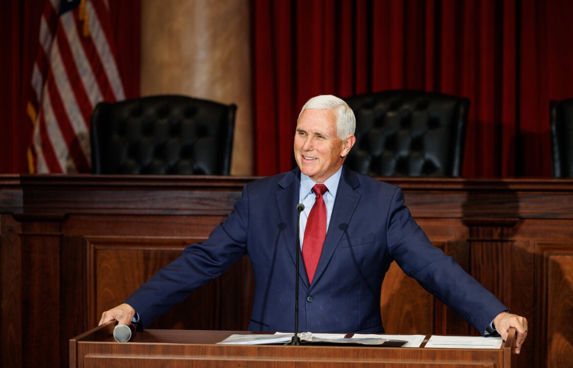 Departamento de Justicia de EU no presentará cargos contra Mike Pence por caso de documentos clasificados