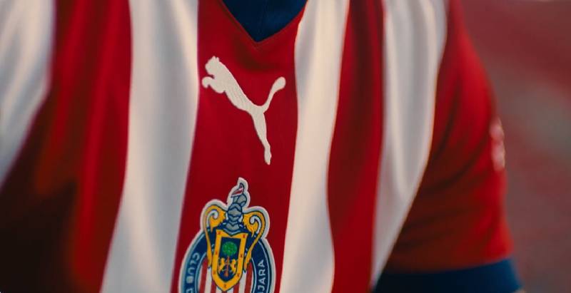 Presentan jersey de Chivas para la temporada 2023-24 