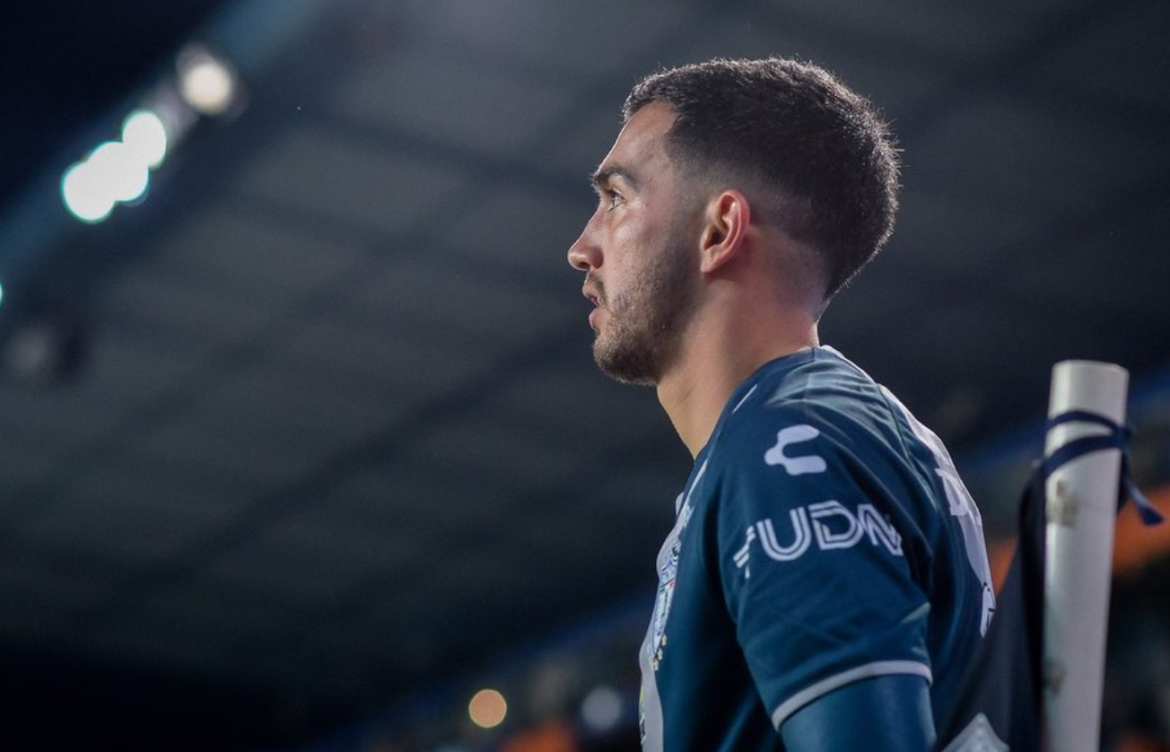 ¡Chivas quiere anotarse un bombazo! Pachuca tiene oferta millonaria por Luis Chávez