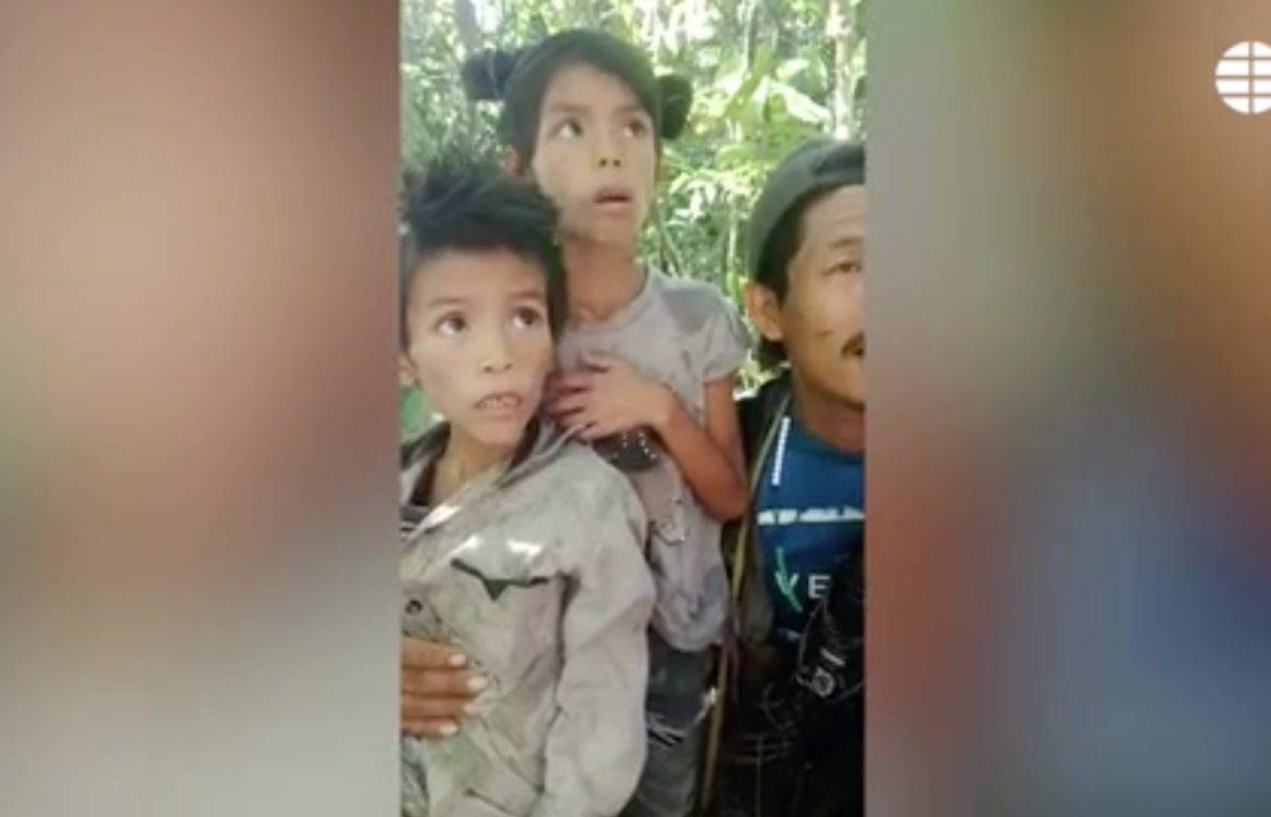 Parientes de los niños rescatados de la selva colombiana se disputan la custodia mientras se investiga si hubo violencia doméstica