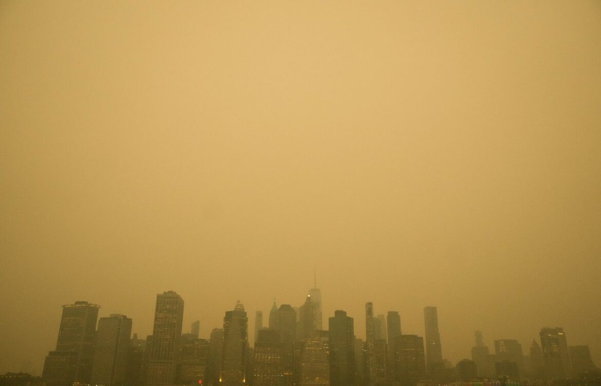 Mejora la calidad del aire en Nueva York y Washington luego de que el humo de los incendios en Canadá comenzara a disiparse