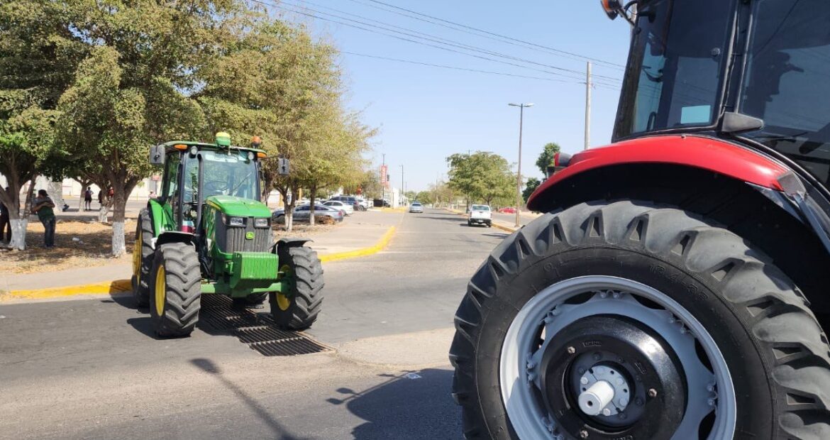 Aeropuerto de Culiacán suma más de 16 horas sin operaciones por bloqueos de agricultores que exigen precios de garantía