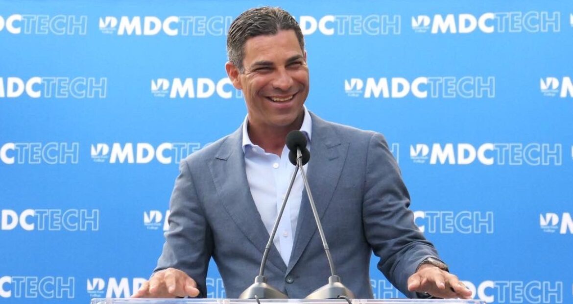 El alcalde de Miami se convierte en el primer latino en sumarse a la carrera republicana por la presidencia