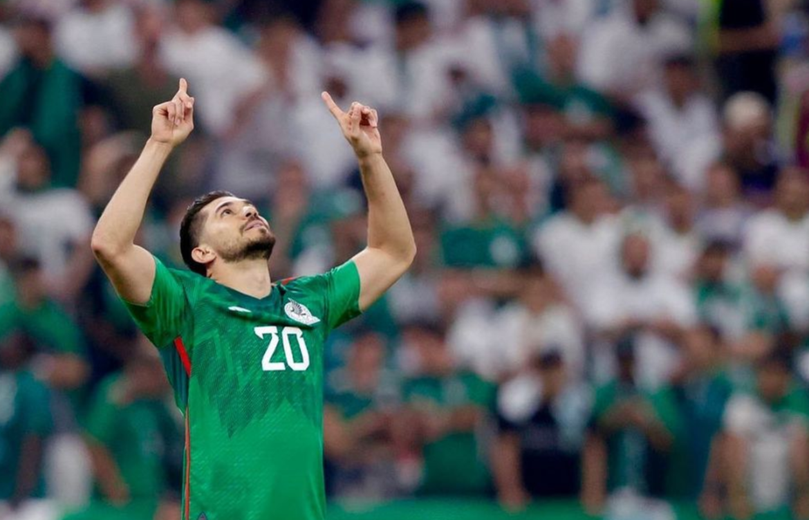 Henry Martín defiende a Luis Malagón por error contra Camerún