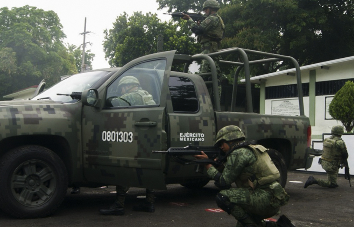 Se enfrentan militares con grupo armado en Sonora; hay un muerto y un detenido