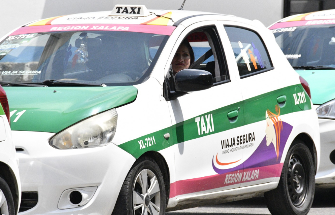 Magistrados restituyen concesiones revocadas a taxistas