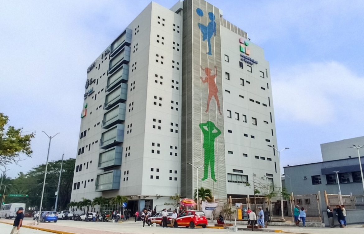 Kevin lleva 4 días en espera de ser operado en la Torre Infantil de Veracruz