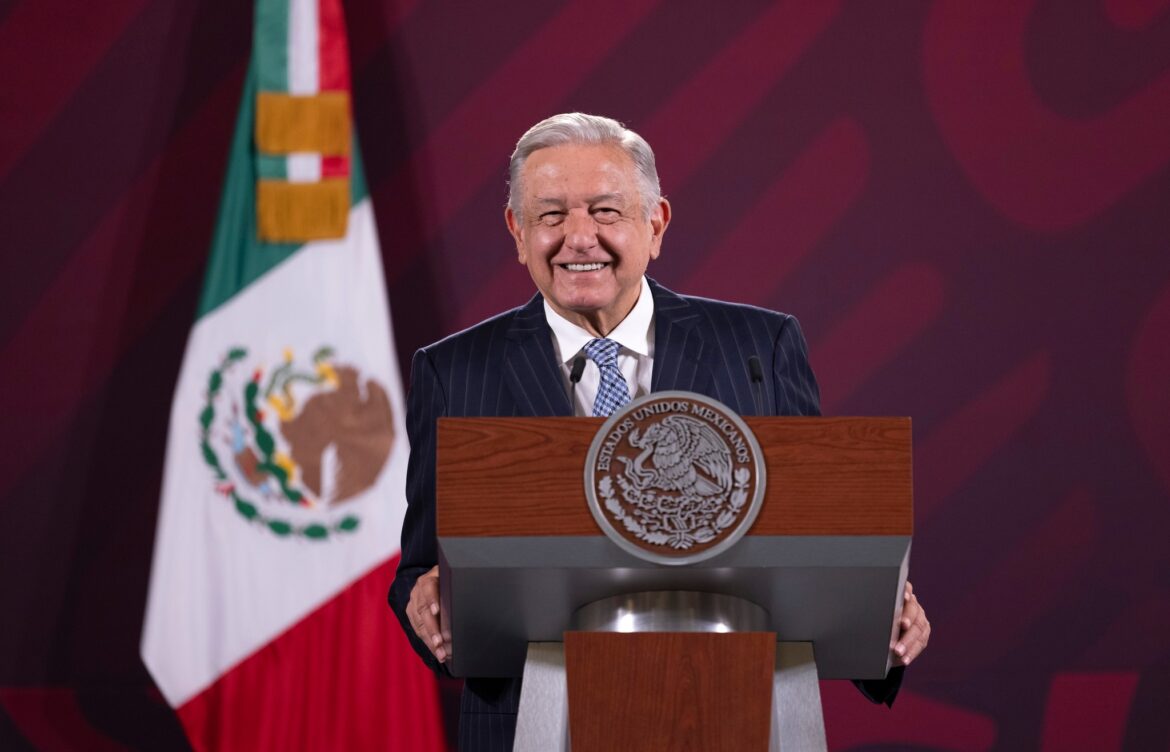 Grupo conservador se tragó a partidos de oposición: López Obrador