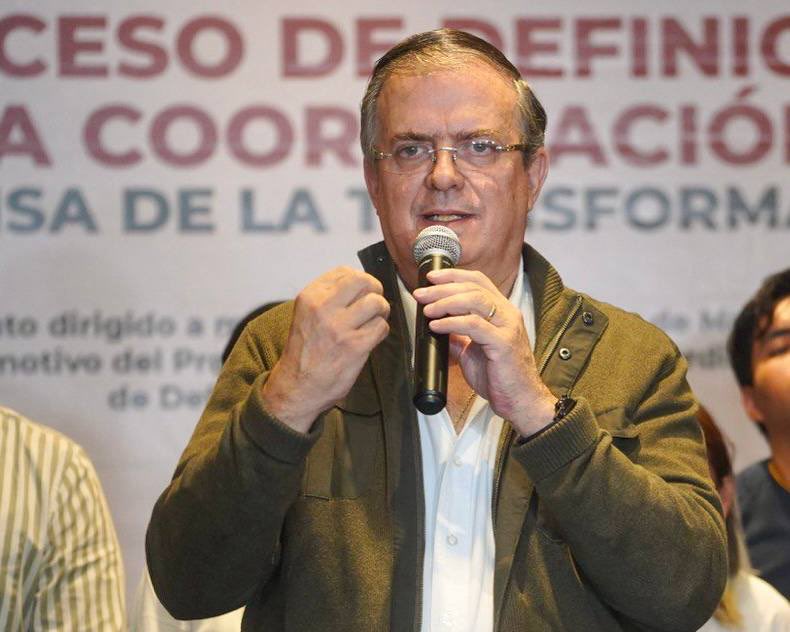 Marcelo Ebrard condena asesinato de empresario y su hijo