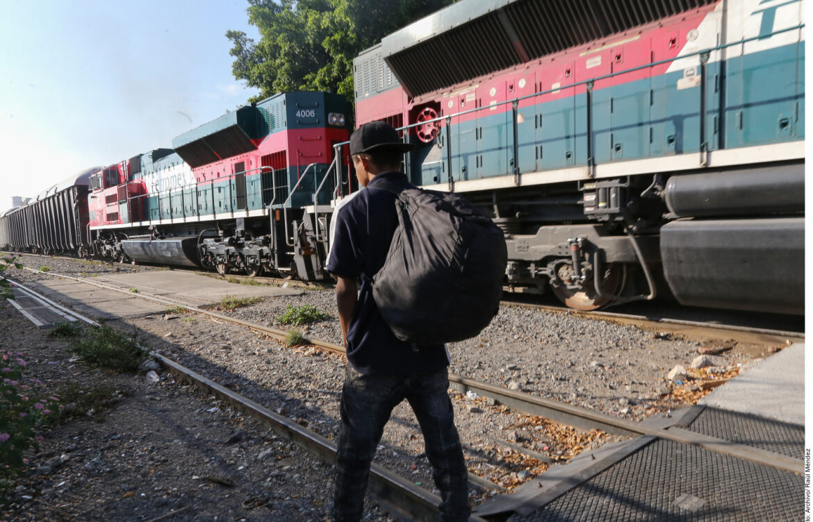 Mueren más de 100 migrantes en frontera de EU por calor