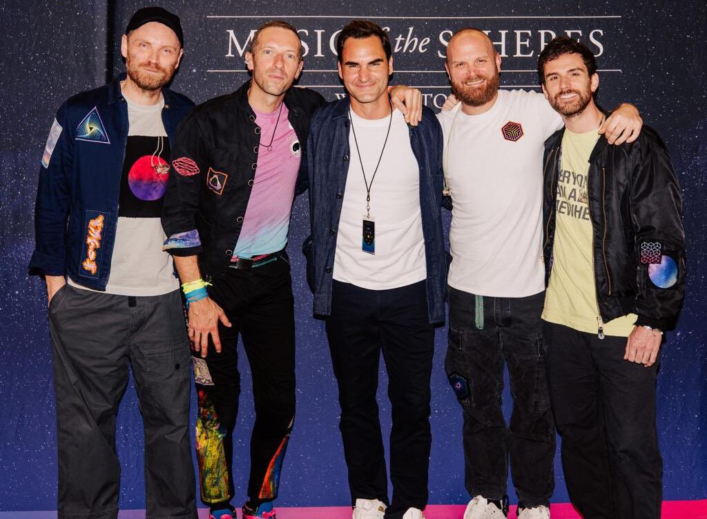 Roger Federer, de tenista a músico por un día con Coldplay
