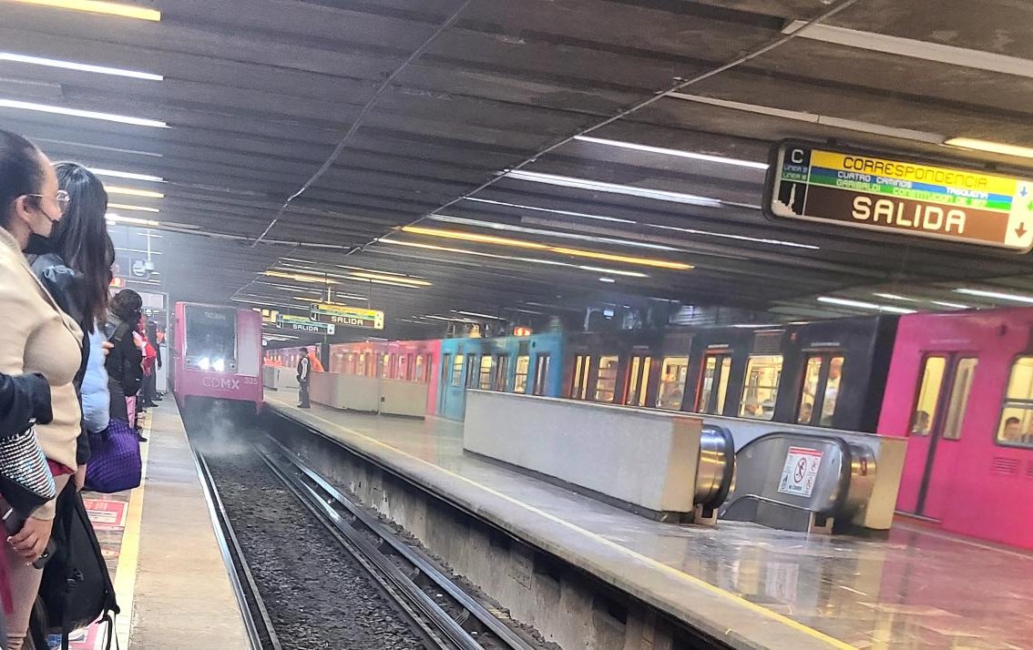 Provoca paraguas corte de energía en L9 del Metro