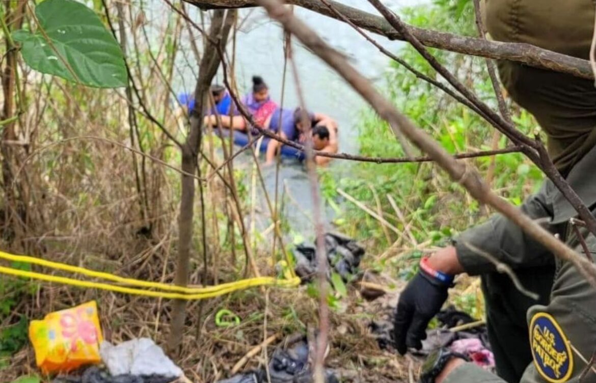 Un bebé entre los migrantes muertos en Río Bravo