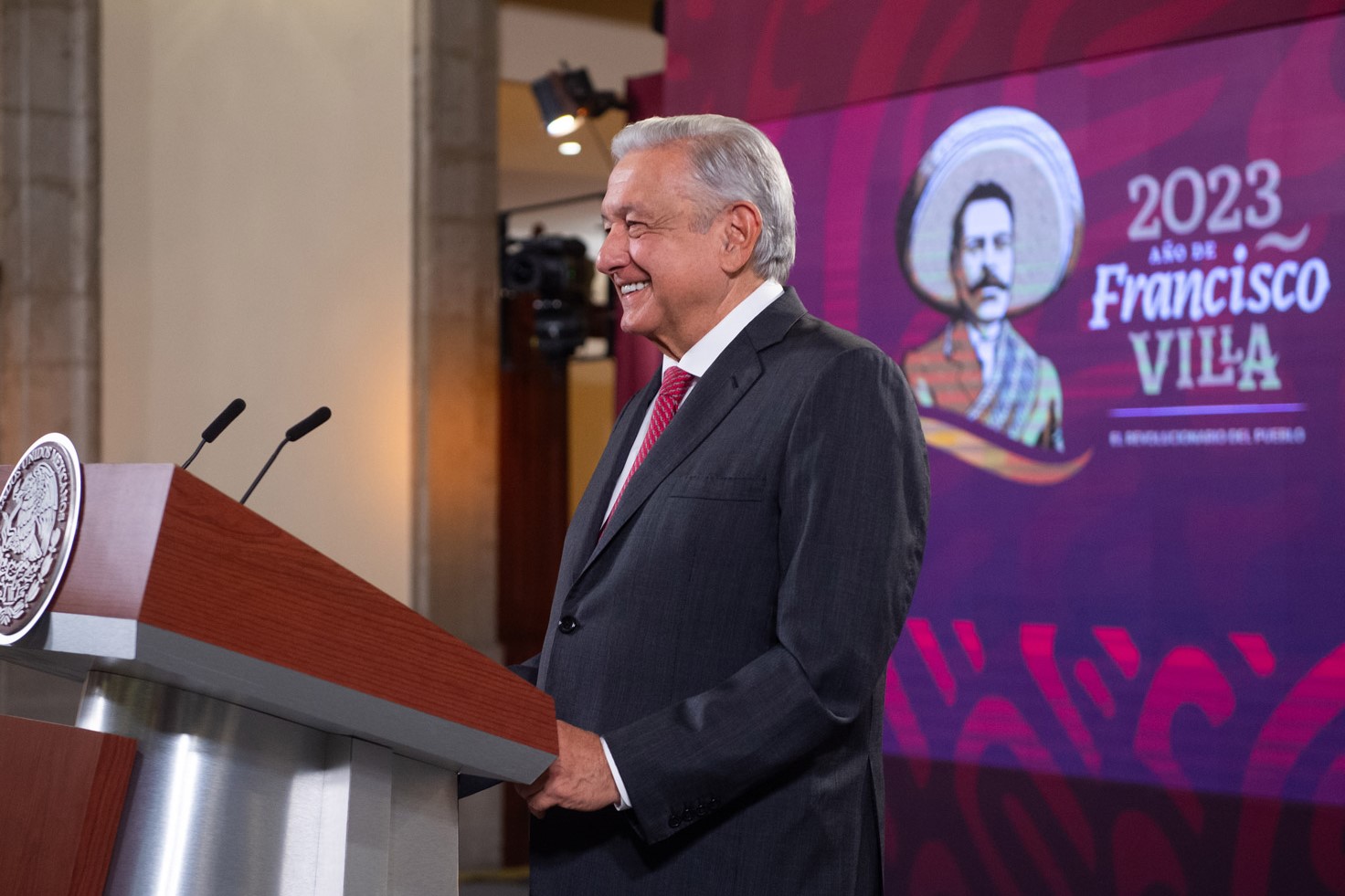 Si cuestan menos las mercancías, rinde más el ingreso: AMLO