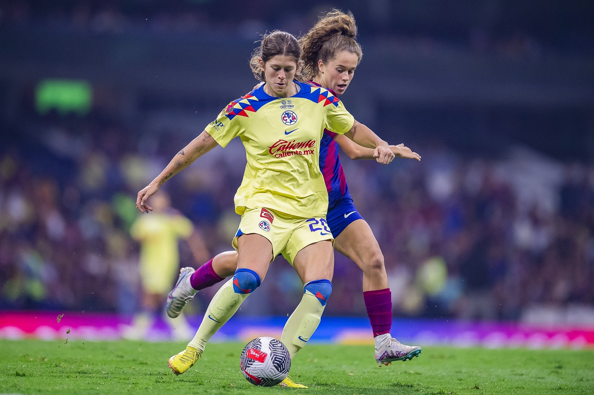 Le da América Femenil batalla al Barcelona en el Azteca