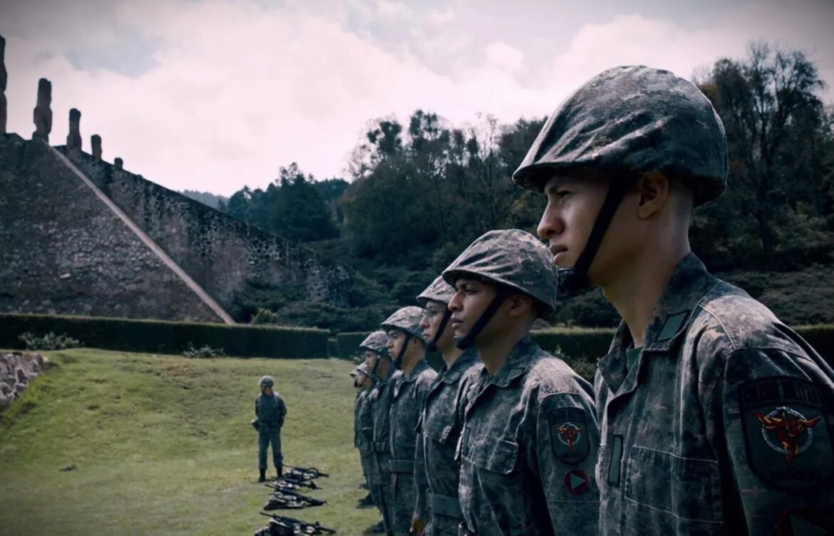 Desnuda película ‘Heroico’ formación militar en México