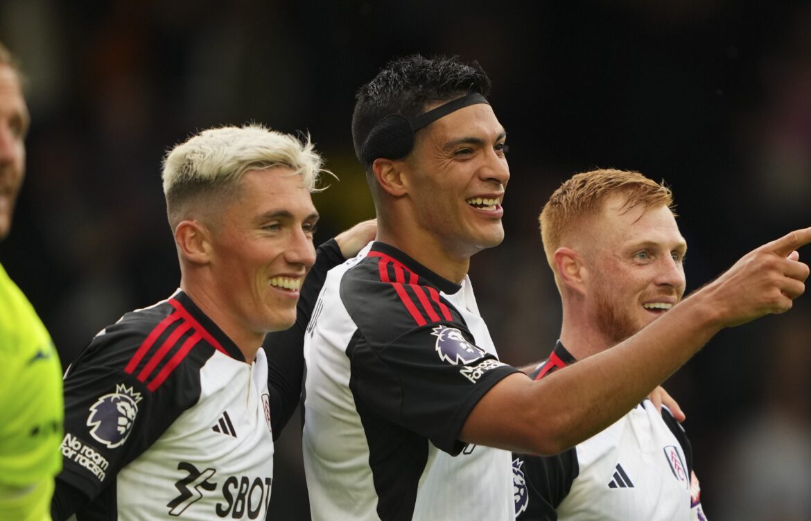 Raúl Jiménez ‘aulla’ primer gol con el Fulham