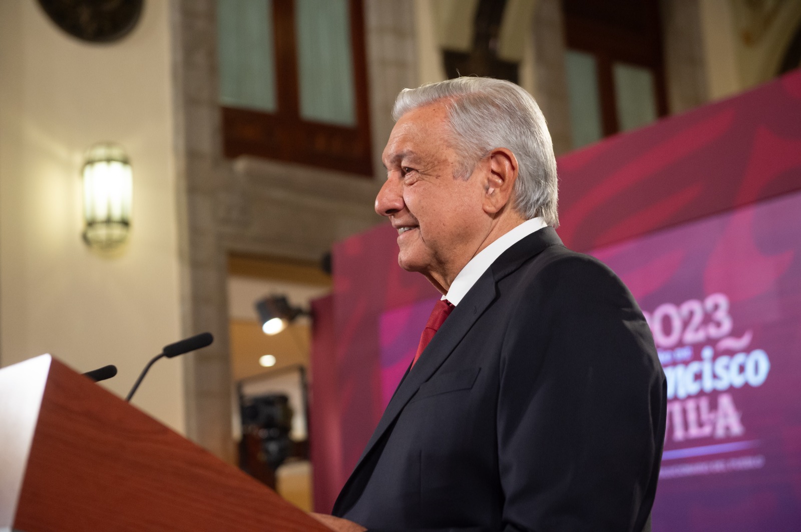 ‘Eso no desaparece’: AMLO alerta por golpes de Estado para imponer nuevos gobiernos