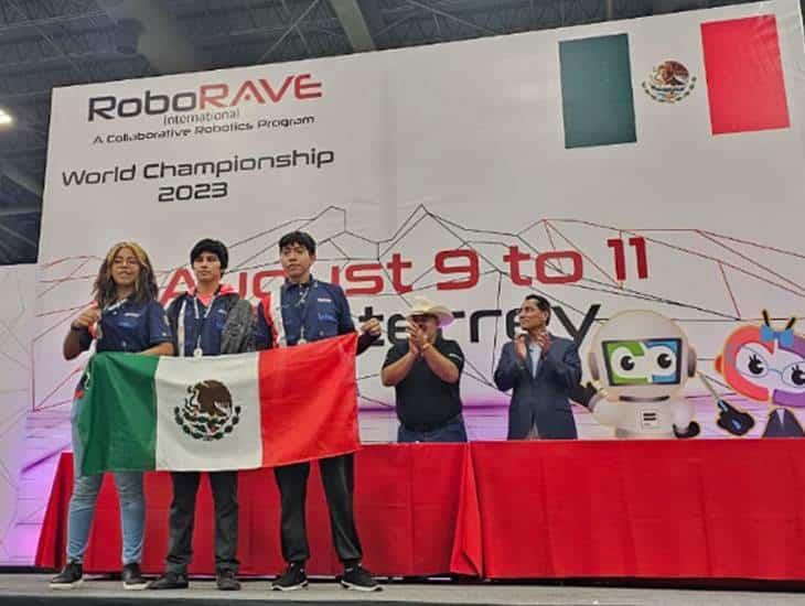 Alumnos de Conalep ganan torneo internacional de robótica