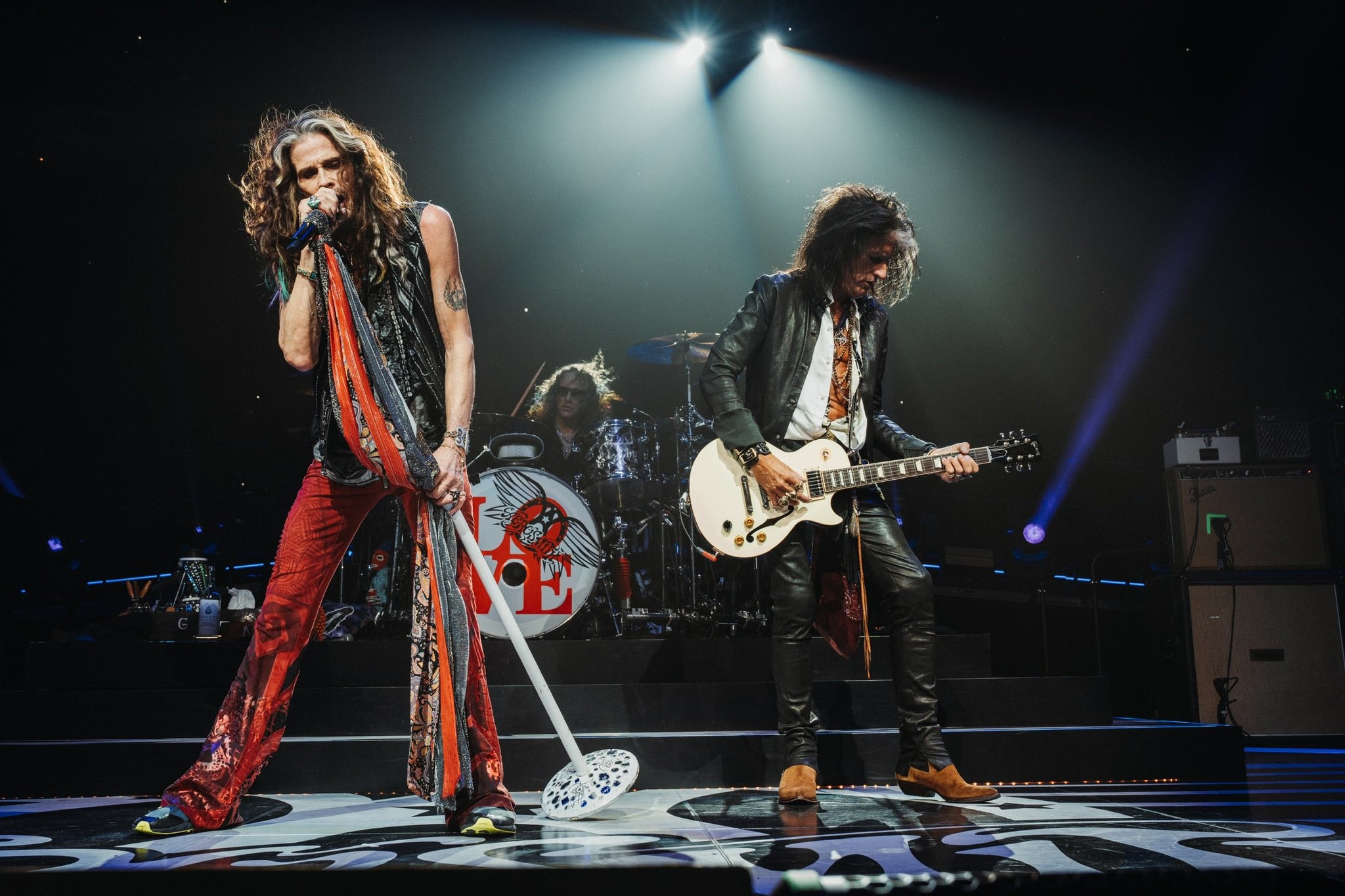 Aerosmith pospone conciertos por sangrado en cuerdas vocales de Steven Tyler