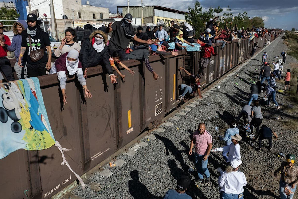 Ferromex y Migración acuerdan acciones para evitar que migrantes aborden trenes