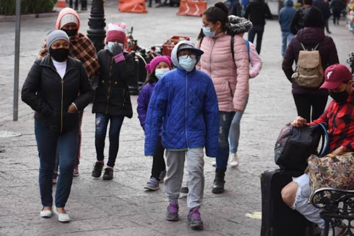 Frente frío llega a México con temperaturas de cero grados; ocho estados en alerta