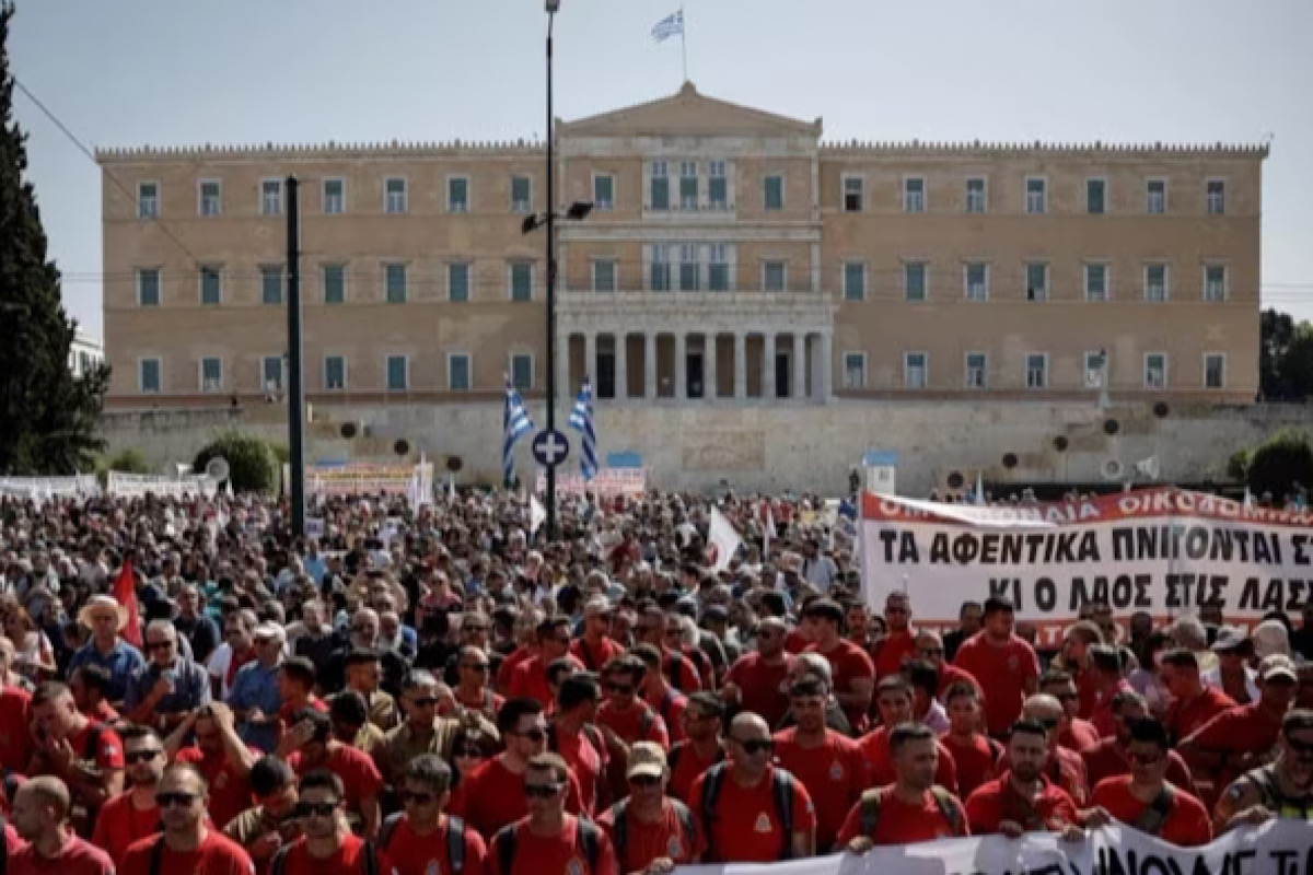 Continúan protestas contra la reforma laboral en Grecia