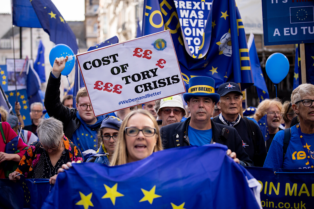 Miles de británicos se manifiestan en Londres contra el Brexit: ‘¡Volveremos a la Unión Europea!’