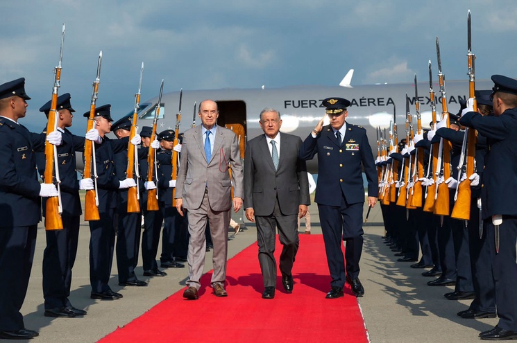 AMLO se reúne con Gustavo Petro en Cali, Colombia