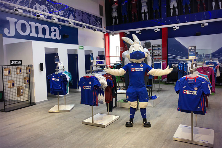 Transforma Cruz Azul tienda en centro de acopio