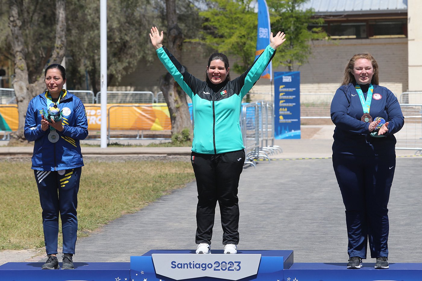 ¡Con todo! Alejandra Zavala gana oro, récord y plaza olímpica Juegos de Santiago de Chile 2023