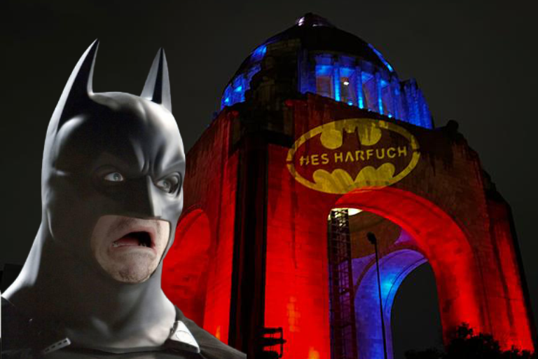 Proyectan ‘Harfuchseñal’ al estilo Batman en monumentos de la CDMX