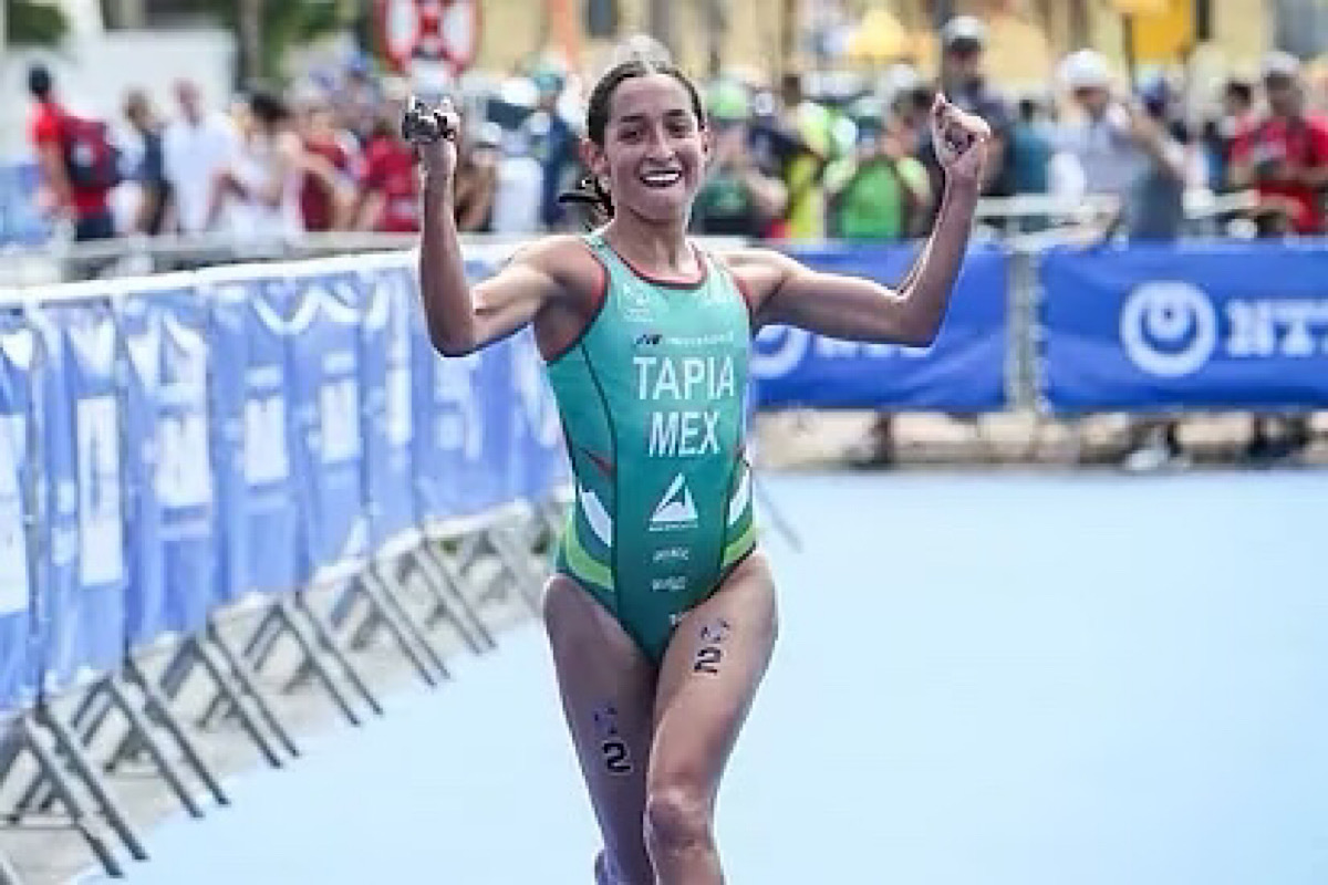 Rosa María Tapia conquista medalla de bronce en la Copa Mundial de Triatlón