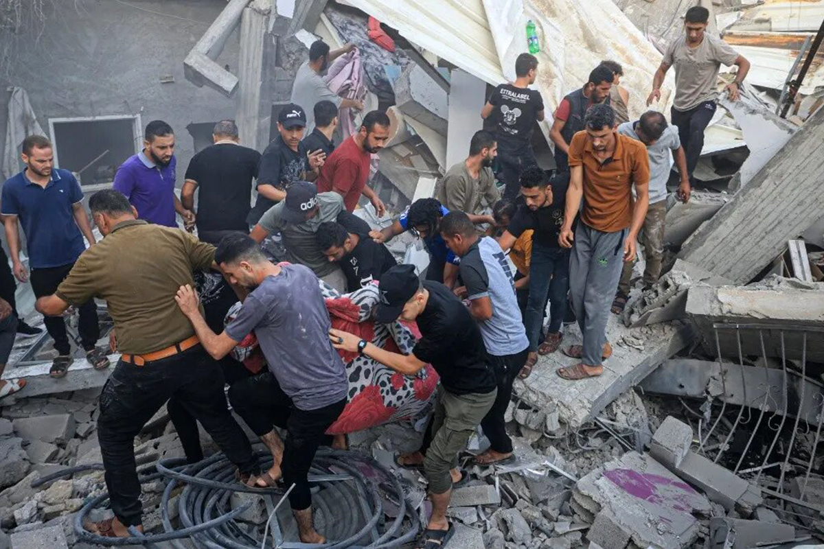 Israel bombardea una mezquita en el campo de refugiados de Yenin