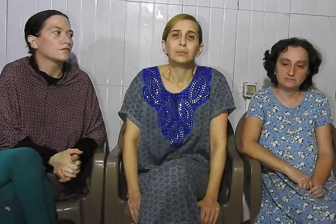 Hamás publica video de tres mujeres rehenes; piden a Netanyahu intercambio de presos