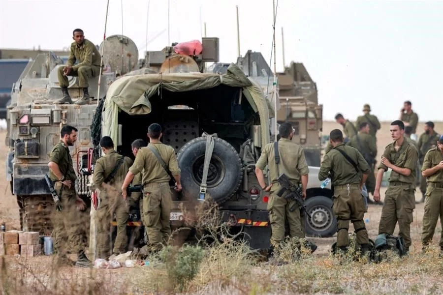 Despliega Israel 300 mil soldados en frontera de Gaza