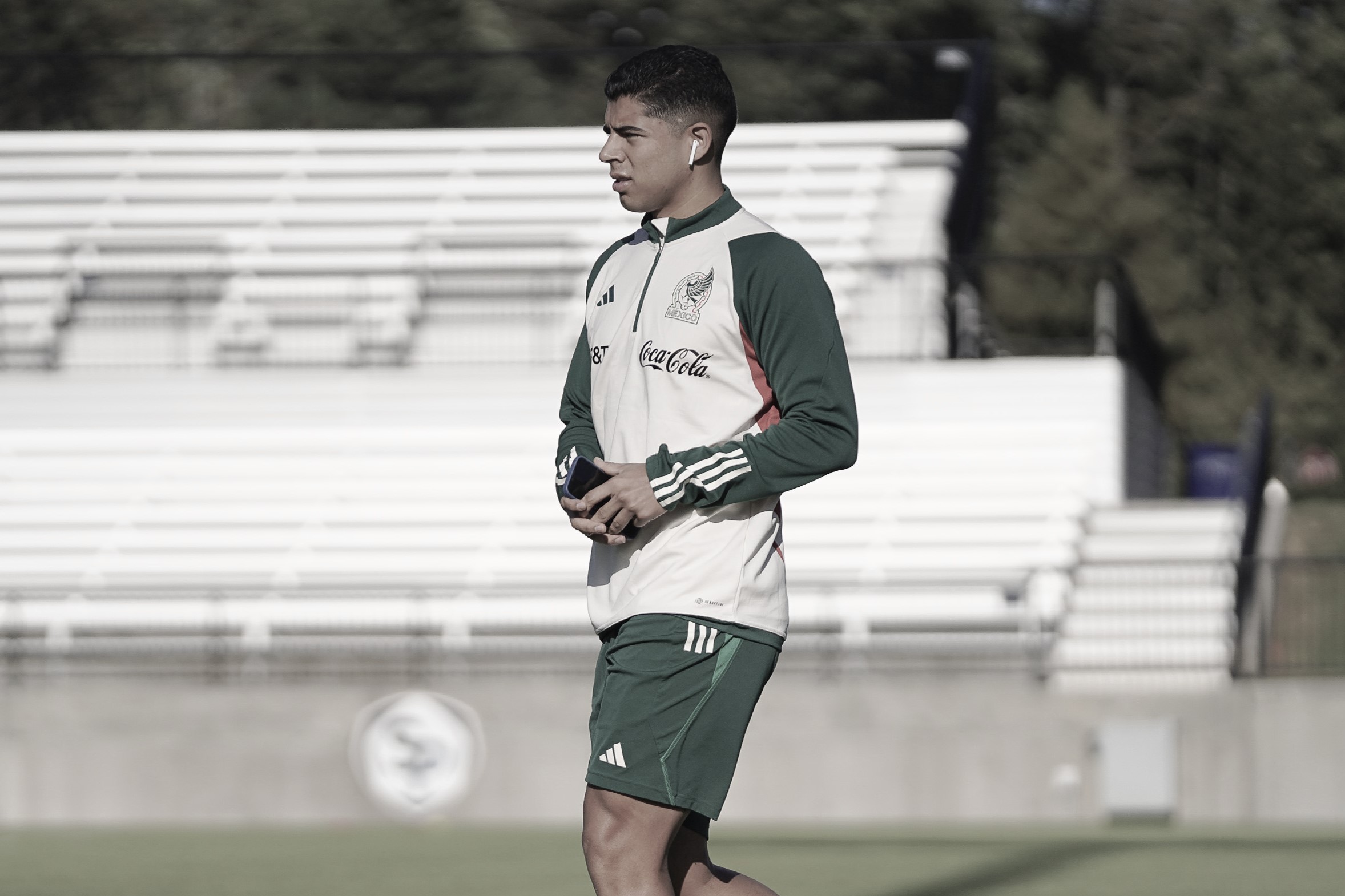 Víctor Guzmán causa baja de Selección Mexicana