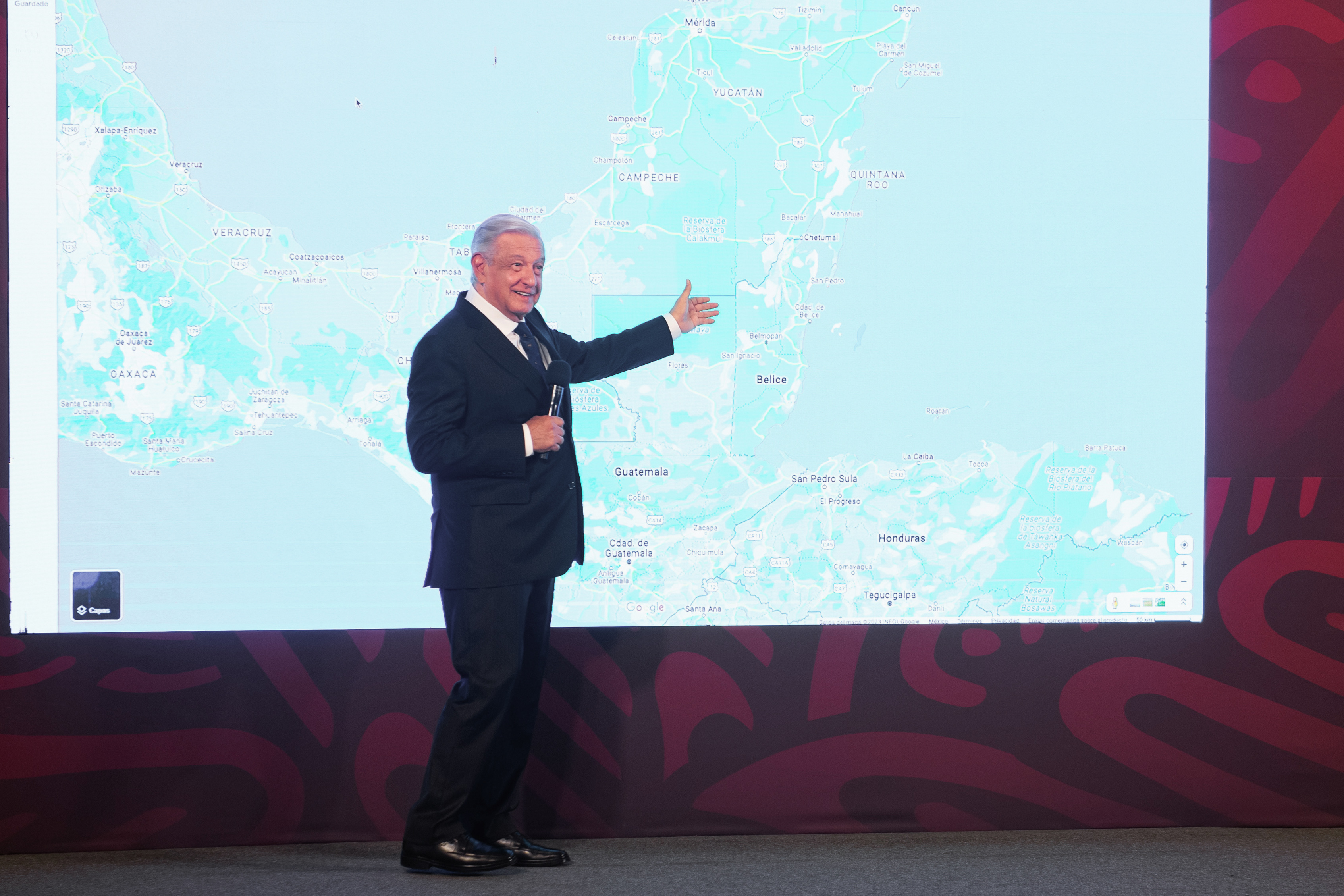 Olegario Vázquez Aldir acepta vender 3 hospitales construidos bajo asociación público-privada