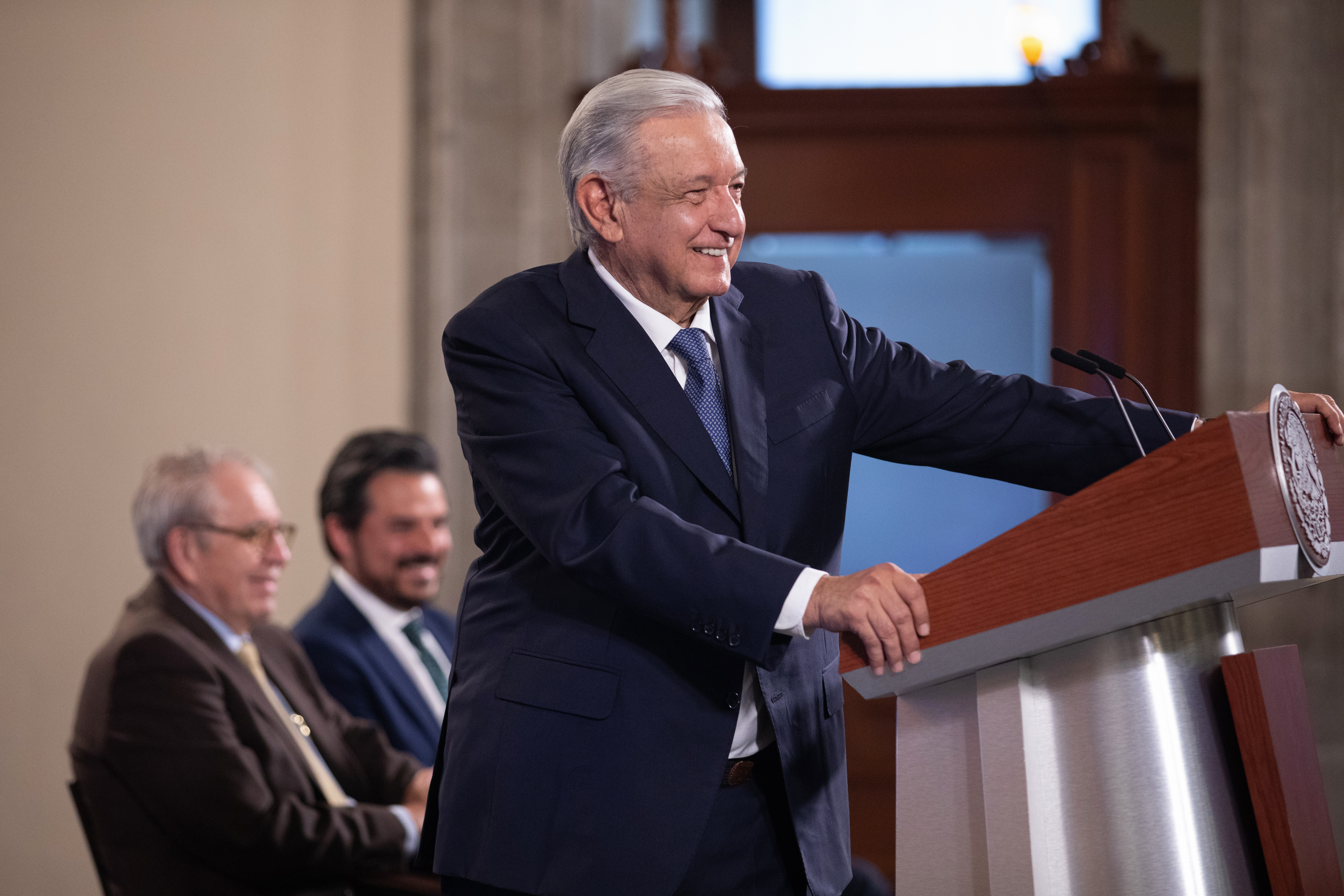 ‘Nosotros no queremos la guerra, somos pacifistas’, responde AMLO a embajadora de Israel en México 