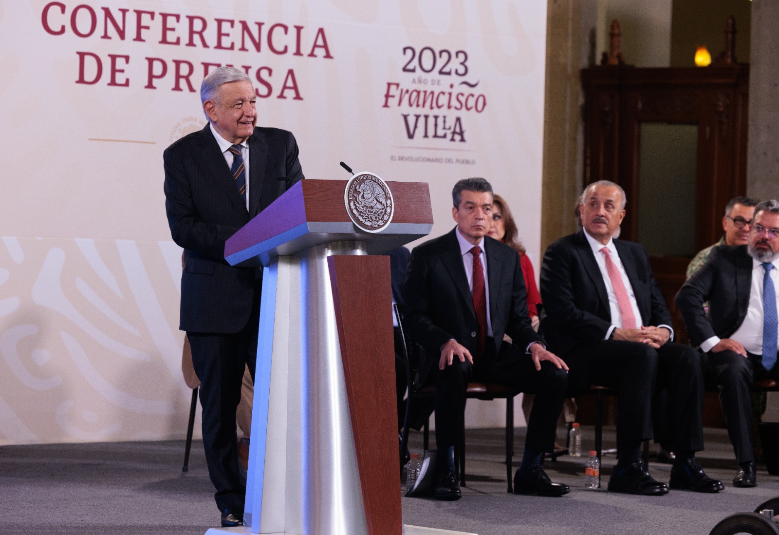 AMLO critica a ministro de la SCJN que asistió a la Fórmula 1 con un reloj Rolex