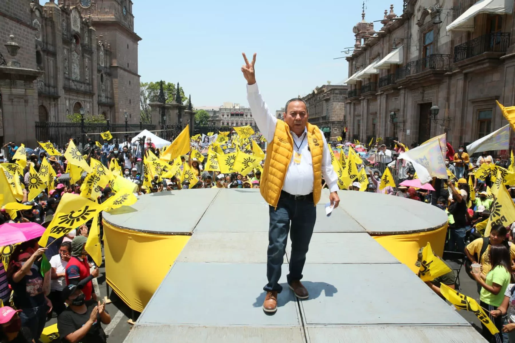 PRD apura al Frente a definir candidaturas estatales; propone que la de CDMX sea igual que con Xóchitl