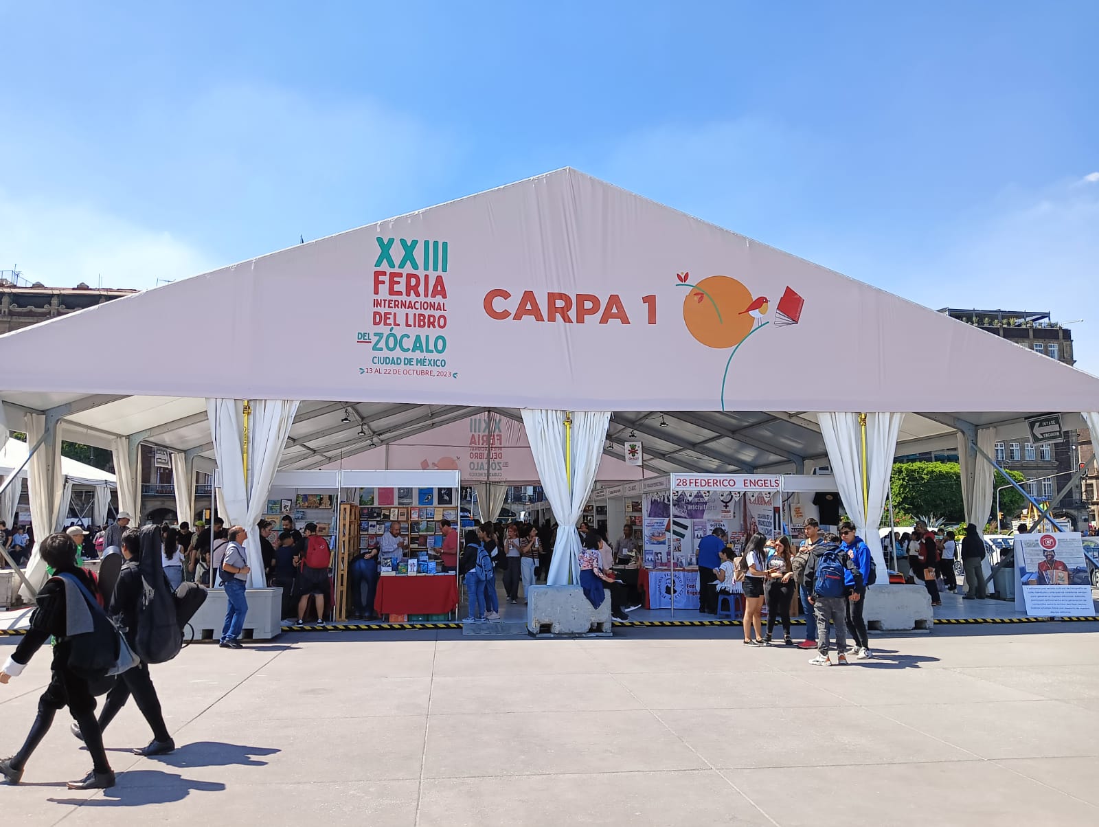 ¿De visita en CDMX? Lánzate a la XXIII Feria del Libro en el Zócalo