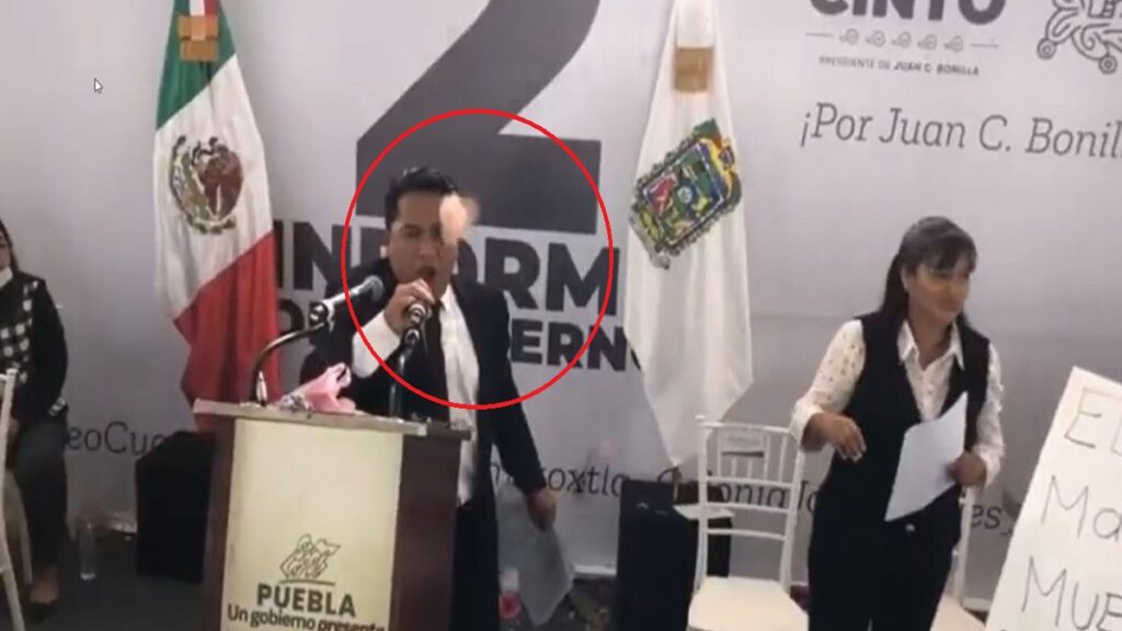 ‘¡Mentiroso, mentiroso!’: abuchean a alcalde del PAN-PRD durante su segundo informe de gobierno