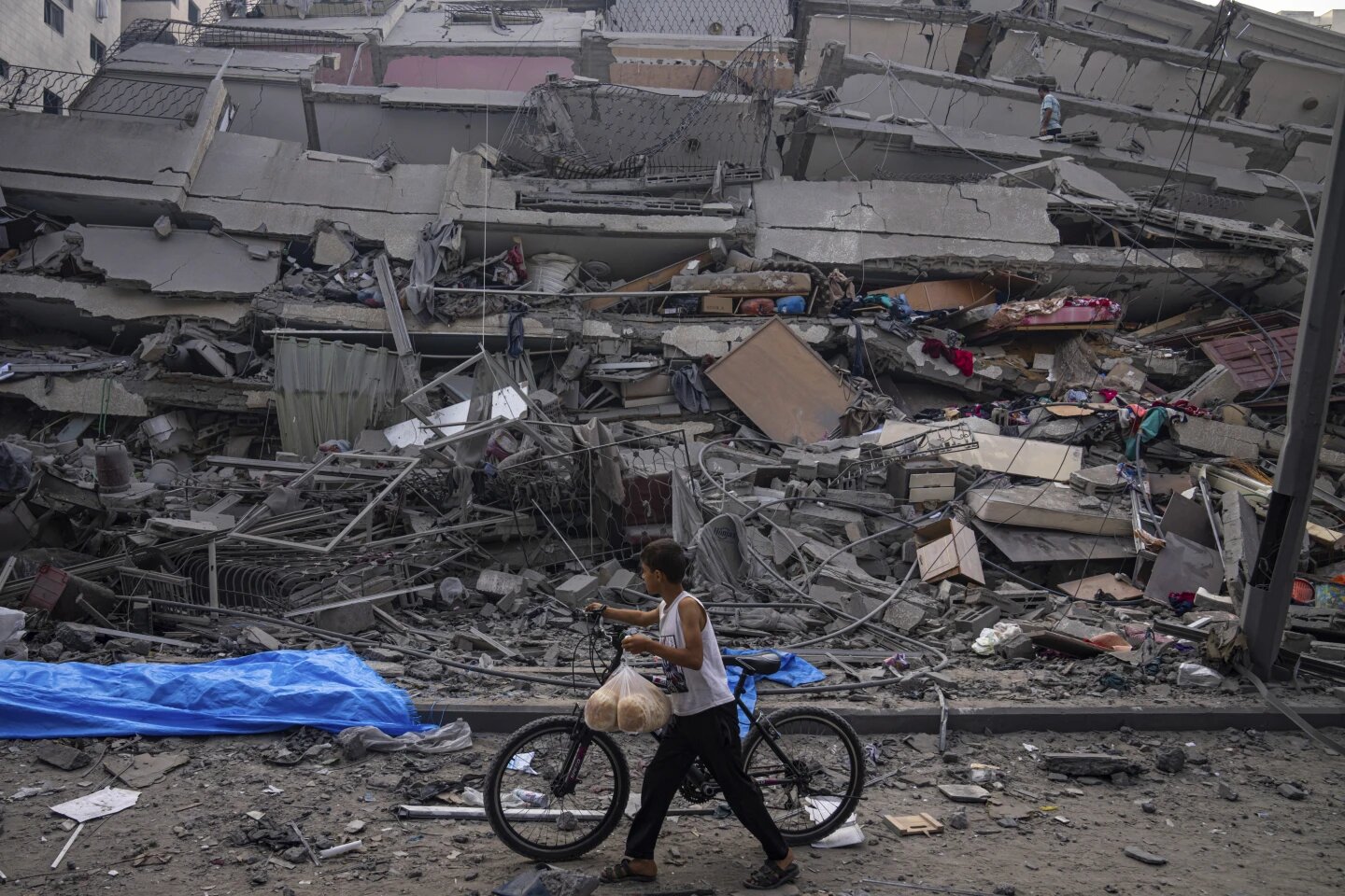 Gaza se ha convertido en un paisaje lunar en guerra. Cuando cesen los combates, muchos temen que quede inhabitable