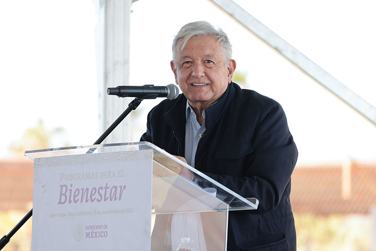 Estoy contento y satisfecho, dice AMLO sobre candidaturas de Morena