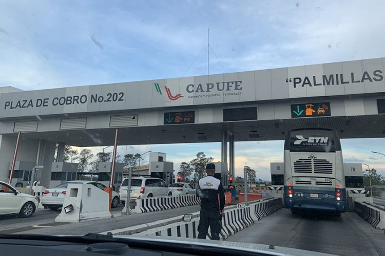 Confirma AMLO actualización de peaje; Acapulco no entra en ajuste