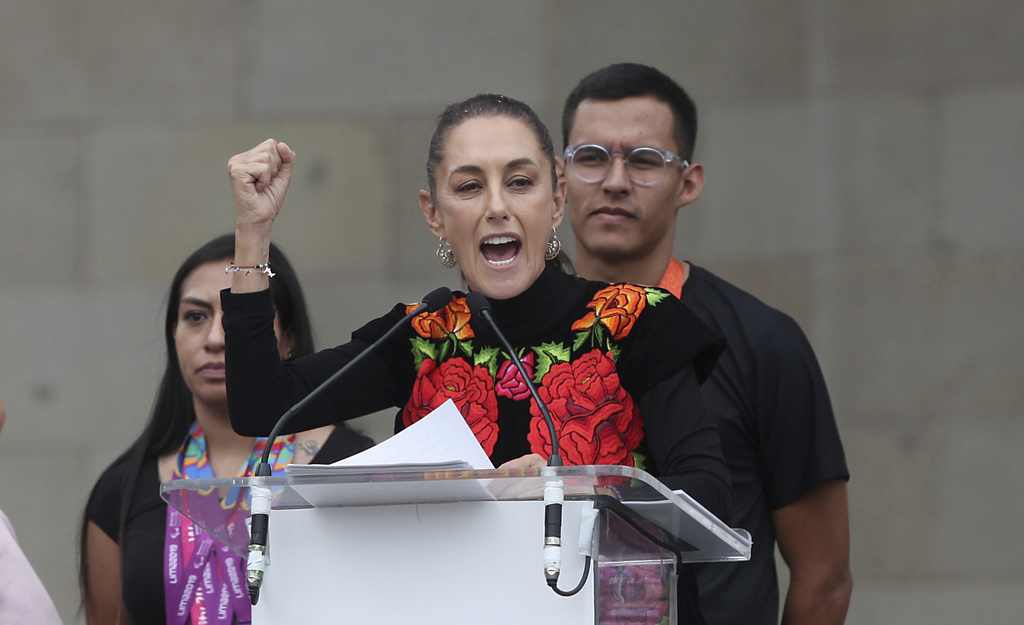 Claudia Sheinbaum niega recibir ‘línea’