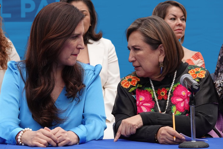 Xóchitl Gálvez integra a Kenia López a su campaña